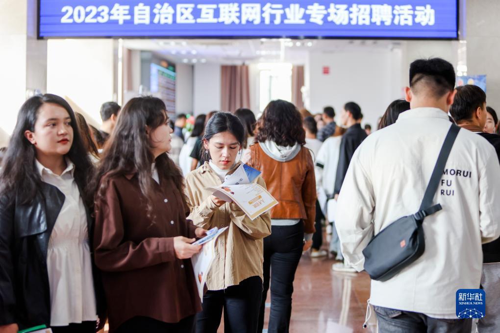 冰球突破怎么玩容易赢